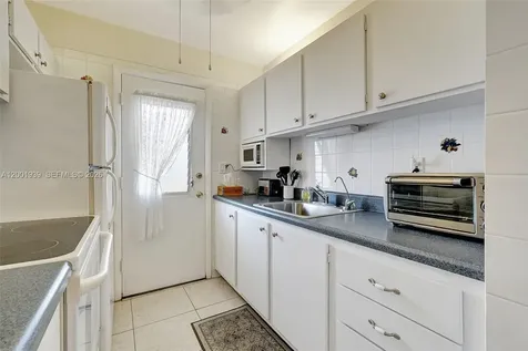 16801 NE 13th Avenue Miami FL 33162