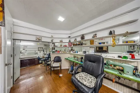 5401 Collins Avenue Miami Beach FL 33140