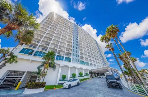 5401 Collins Avenue Miami Beach FL 33140