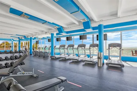 5401 Collins Avenue Miami Beach FL 33140