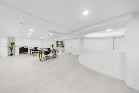 5401 Collins Avenue Miami Beach FL 33140