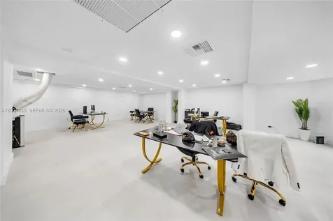 5401 Collins Avenue Miami Beach FL 33140