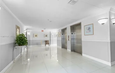 9725 NW 52nd Street Doral FL 33178