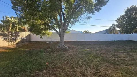 1010 SW Dubuque Avenue Port St. Lucie FL 34983