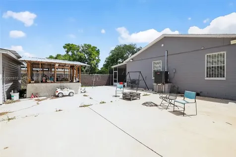 10414 N 50th Street Tampa FL 33617