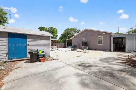 10414 N 50th Street Tampa FL 33617