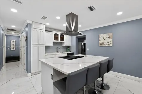 10414 N 50th Street Tampa FL 33617
