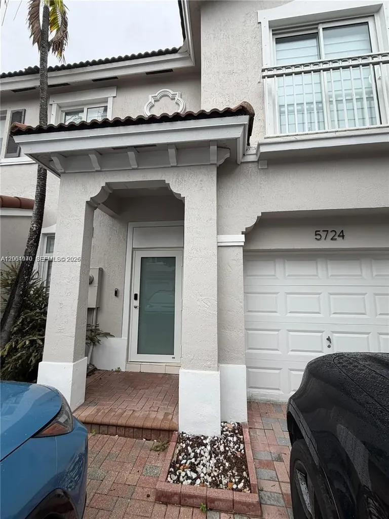 5724 NW 112th Place Doral FL 33178