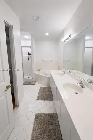 5724 NW 112th Place Doral FL 33178