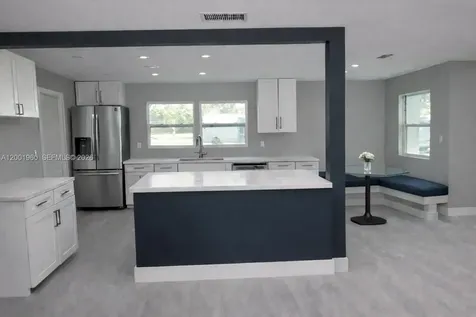 1905 S Village Avenue Tampa FL 33612