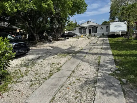 3175 NW 27th Street Miami FL 33142