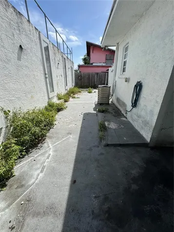 3175 NW 27th Street Miami FL 33142