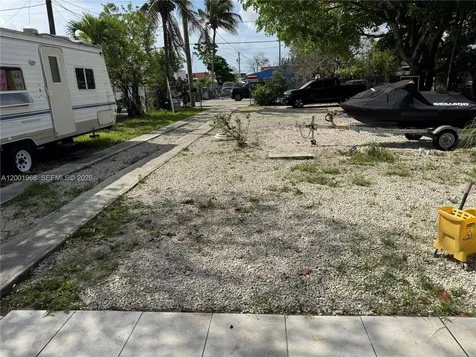 3175 NW 27th Street Miami FL 33142