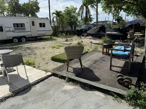 3175 NW 27th Street Miami FL 33142