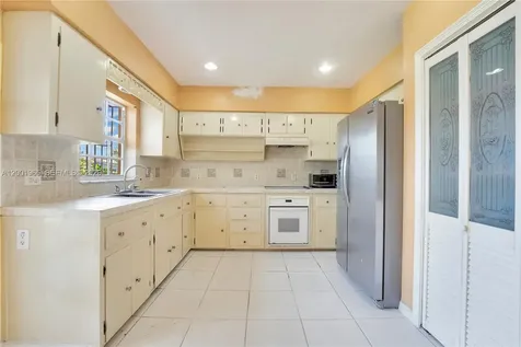 6895 SW 16th Street Miami FL 33155