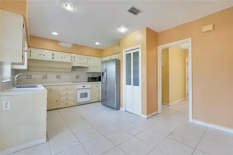 6895 SW 16th Street Miami FL 33155