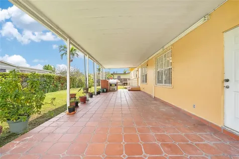 6895 SW 16th Street Miami FL 33155