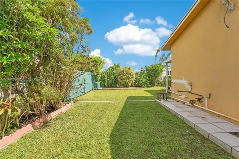 6895 SW 16th Street Miami FL 33155