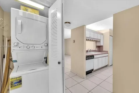 1200 SW 124th Terrace Pembroke Pines FL 33027