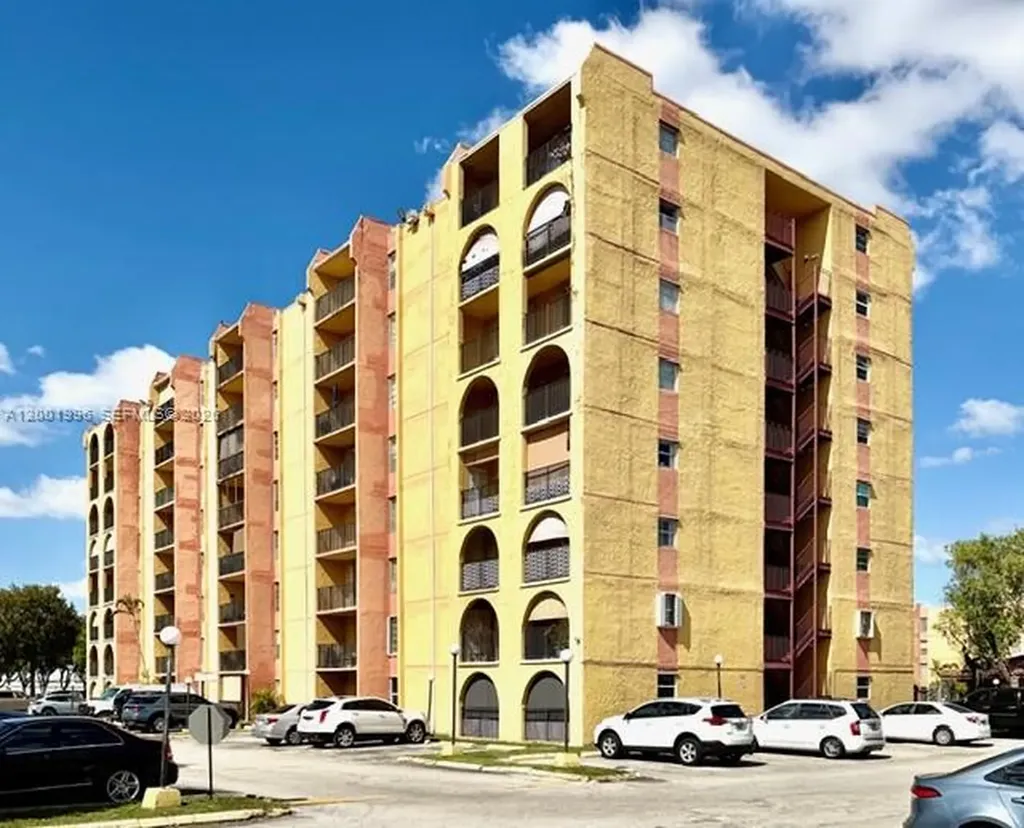 4717 NW 7th Street Miami FL 33126