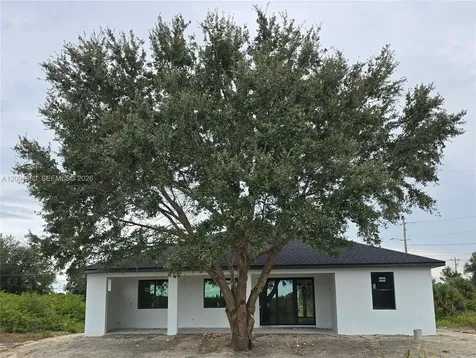 529 N Theodore Vail Lehigh Acres FL 33974