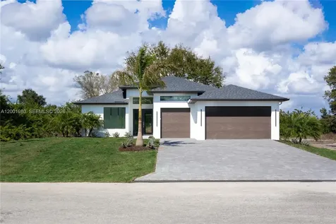 529 N Theodore Vail Lehigh Acres FL 33974