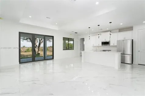 529 N Theodore Vail Lehigh Acres FL 33974