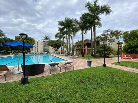 9320 Fontainebleau Boulevard Miami FL 33172