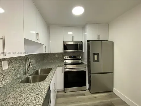 9320 Fontainebleau Boulevard Miami FL 33172