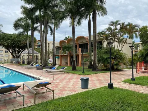 9320 Fontainebleau Boulevard Miami FL 33172
