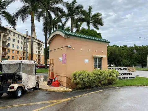 9320 Fontainebleau Boulevard Miami FL 33172