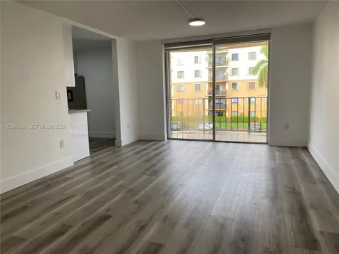 9320 Fontainebleau Boulevard Miami FL 33172