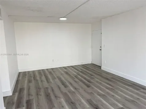 9320 Fontainebleau Boulevard Miami FL 33172