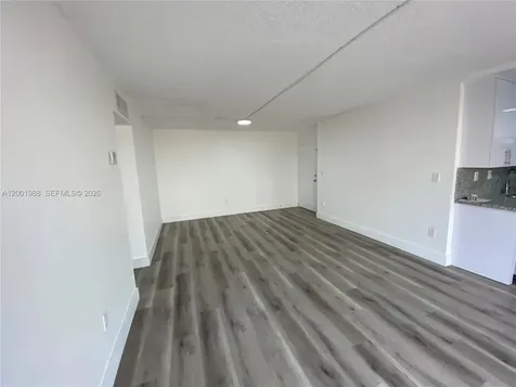 9320 Fontainebleau Boulevard Miami FL 33172