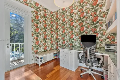 4090 Barbarossa Avenue Miami FL 33133