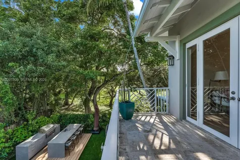 4090 Barbarossa Avenue Miami FL 33133