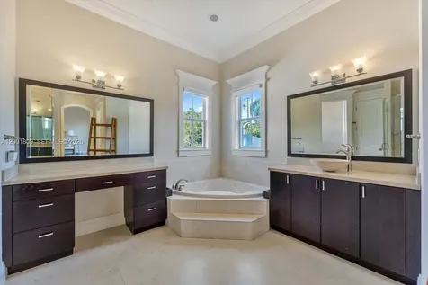 4090 Barbarossa Avenue Miami FL 33133
