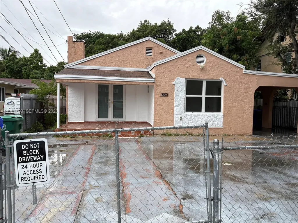 1560 NW 25th Avenue Miami FL 33125