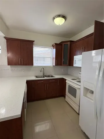 1560 NW 25th Avenue Miami FL 33125