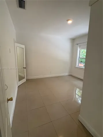 1560 NW 25th Avenue Miami FL 33125