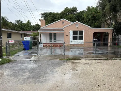 1560 NW 25th Avenue Miami FL 33125