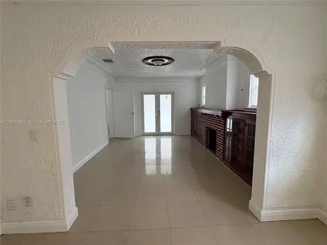 1560 NW 25th Avenue Miami FL 33125