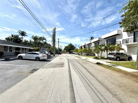 924 NE 17th Terrace Fort Lauderdale FL 33304