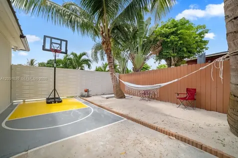 18901 NW 10th Court Miami Gardens FL 33169