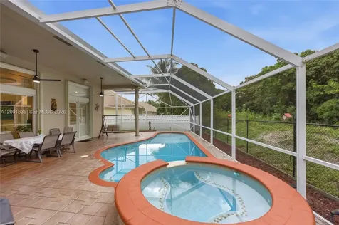 6113 NW 53rd Circle Coral Springs FL 33067