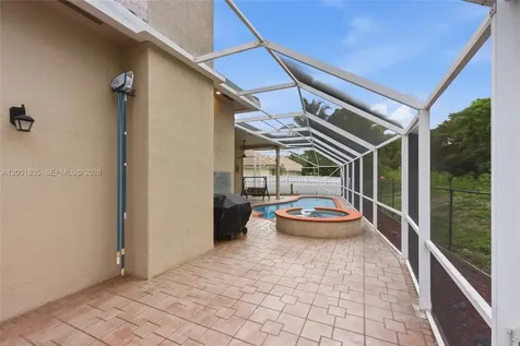 6113 NW 53rd Circle Coral Springs FL 33067