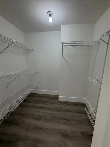 200 Lakeview Drive Weston FL 33326