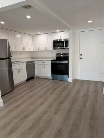 200 Lakeview Drive Weston FL 33326