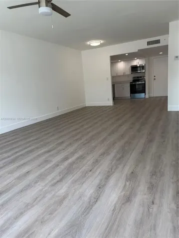 200 Lakeview Drive Weston FL 33326