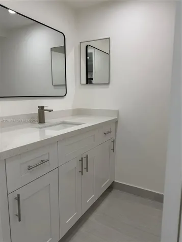 200 Lakeview Drive Weston FL 33326